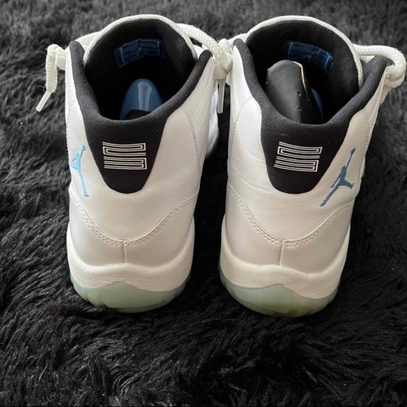 Men’s Retro Jordan 11’s Legends size 8.5 - Picture 3 of 6